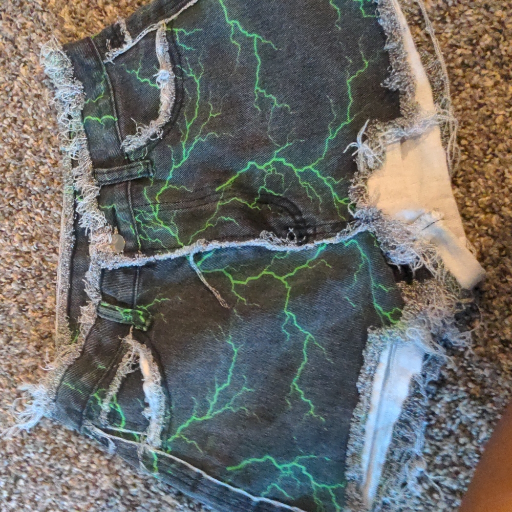 Lightning Shorts